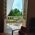 فندق مبيت وإفطار La Du Chateau De