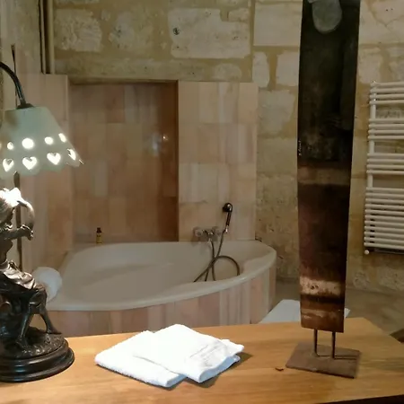 La Du Chateau Proche St Emilion Bed & Breakfast